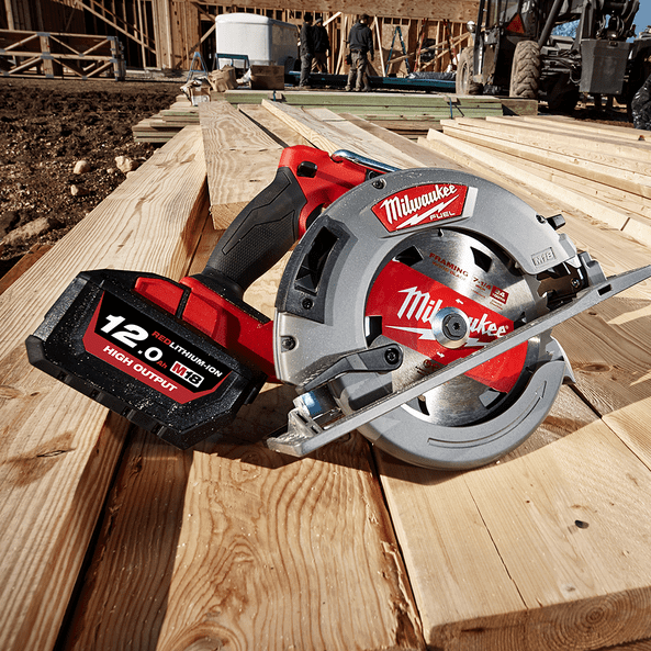 Best Milwaukee 18V Circular Saw for Pros - M18FCS66-0